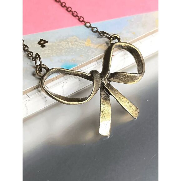 Ladies Bow Tie For Me Necklace - Picture 1 of 3